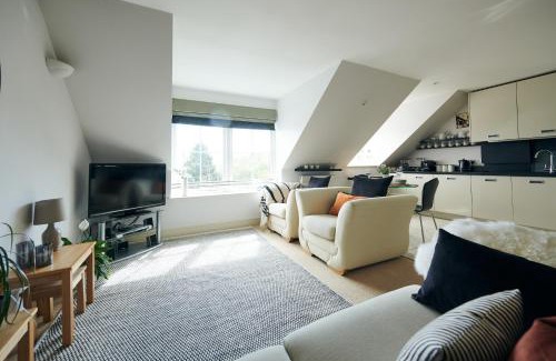 Saundersfoot Apartment | Footprints-comfortable and modern one bedroom Apartment - walking distance to the pretty harbour