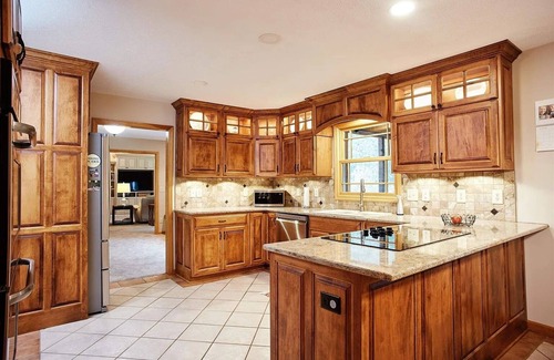 Bloomington House | For Bloomington Solar Eclipse: Fabulous 4-bedroom house w/WiFi on 1 acre