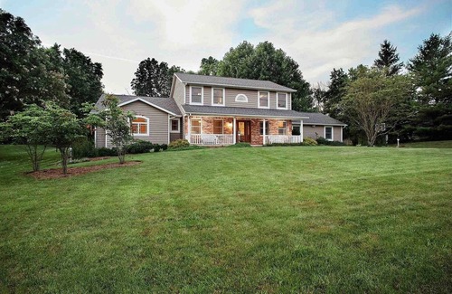 Bloomington House | For Bloomington Solar Eclipse: Fabulous 4-bedroom house w/WiFi on 1 acre