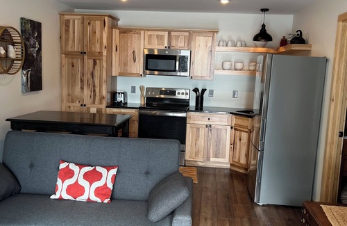 Tofte Apartment | Forest Bathing. Lake Superior Views. Charming 1 bedroom apartment/suite.