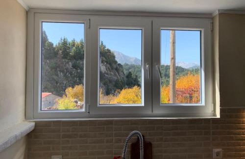 Kato Pedina Ski Chalet | FOREST VIEW ELISAVET