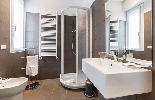 Rho House | Foresteria Rhodense Via Italia