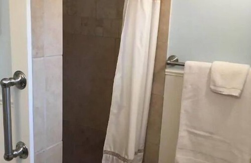 Bear Lake House | ForestRetreat Top1% in Ratings Close to Crystal Mtn, Arcadia Manistee Frankfort