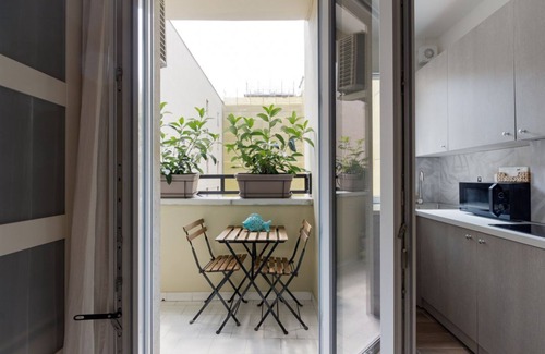 Porta Vittoria House | Forlanini M4 Modern Studio Apartment with Balcony