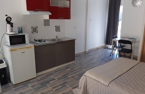 Saint-Zacharie Apartment | Former stables converted into 29M2 studios with terrace, shared garden, .