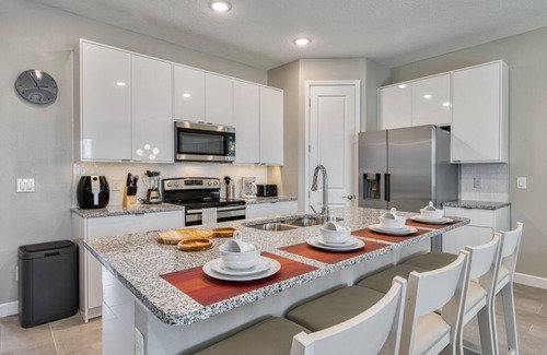 West Kissimmee House | Formosa Valley Resort by UNE Homes