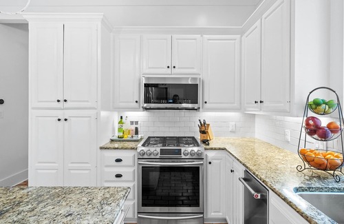 Rivercrest House | ⭐️Formula 1 -Luxury Lake Austin: Pool, Hot Tub, Chef, Waterfront Dock⭐️