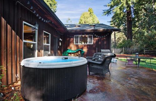 Fort Bragg House | Fort Bragg Farmhouse