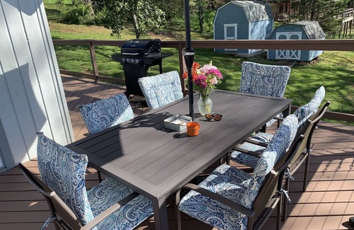 Friendsville House | Fort Loudoun Lakeside Getaway!