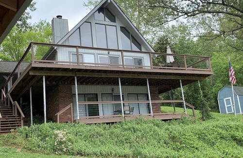 Friendsville House | Fort Loudoun Lakeside Getaway!