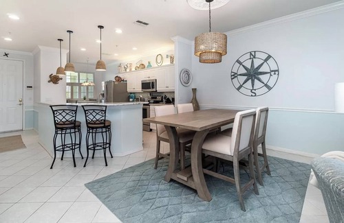 Truckland Condo | Fort Myers condo1 mile from beach! Available December 2024, April 2025-Oct 2025