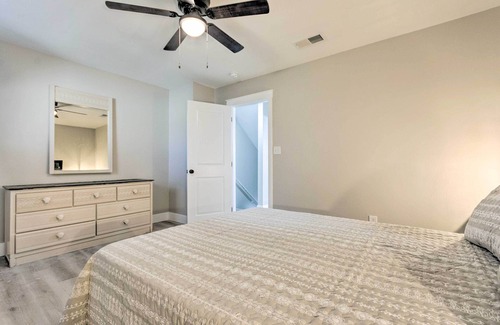 Wright House | Fort Walton Beach Townhome < 3 Mi to the Beach!