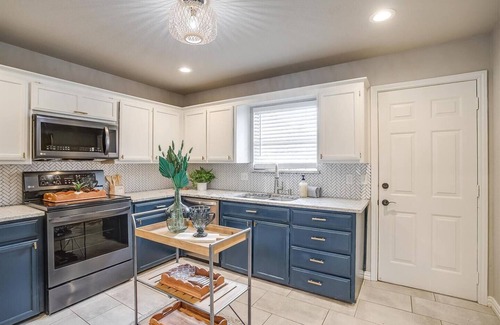Westworth Village House | Fort Worth Getaway! Near The Stockyards, Downtown & All The Fun!