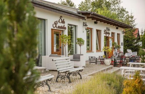 Grodziszcze Bed & Breakfast | Forteca, pokoje gościnne nad stawem
