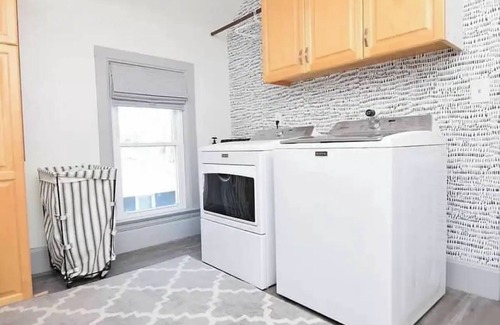 Albert Lea House | Fountain Blue-newly renovated modern home , lots of outdoor spaces to enjoy.