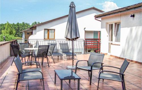 gmina Sianow House | Four-Bedroom Holiday Home In Sianow
