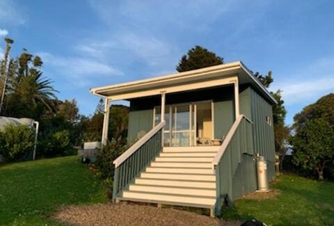 Oneroa Ski Chalet | Four Huia