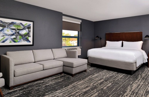 Downtown Omaha Hotel | Four Points by Sheraton Omaha Midtown