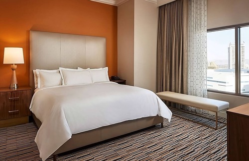 Las Vegas Hotel | Four Relaxing Suite with Living Area | Welcoming Hotel in Vegas Strip