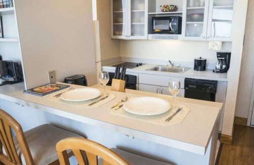 Northeast Virginia Beach Resort | Four Sails Resort Oceanfront condo with 2 Oceanfront Balconies