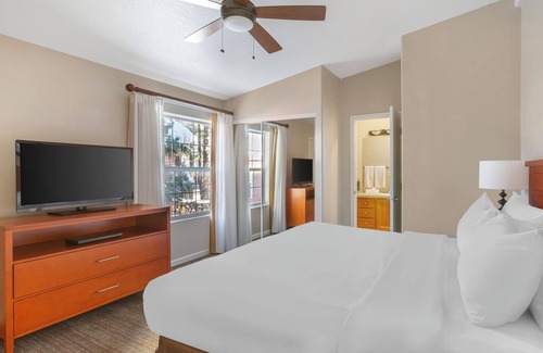 Pinetop Resort | Four Seasons of Fun! Near Hiking, Fishing, Skiing, Golf