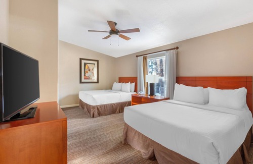 Pinetop Resort | Four Seasons of Fun! Near Hiking, Fishing, Skiing, Golf