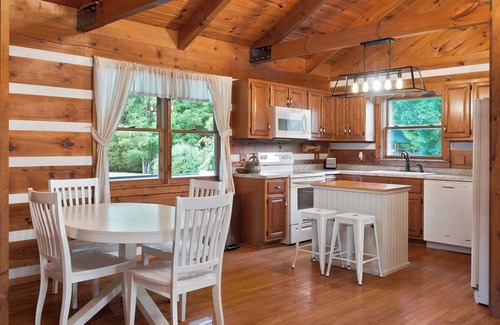 Baxter House | Fox Hill Cabin - Retreat at Center Hill Lake