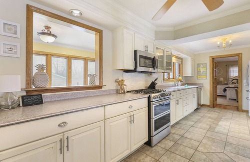 McHenry House | Fox River/Chain of Lakes Waterfront Home with Hot Tub