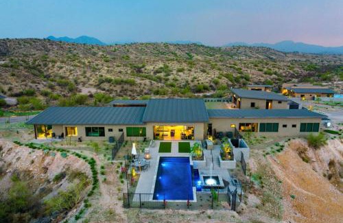 Fort McDowell House | Fox Suite - Downtown Views - 12 South