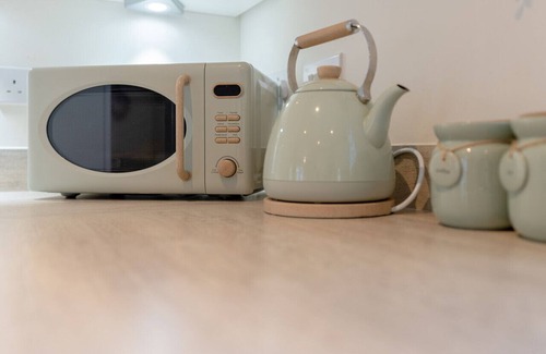 Longridge House | Foxglove Haven | 3-Bed Detached | Large Garden |Drive