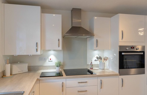 Longridge House | Foxglove Haven | 3-Bed Detached | Large Garden |Drive