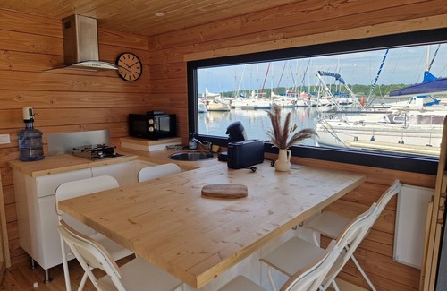 Eclaron-Braucourt-Sainte-Liviere Boat Rental | Panoramic electric boat, sail on the Lac du Der without a license. Eclaron