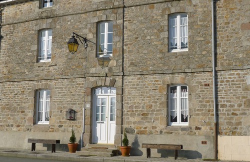 Jugon-les-Lacs-Commune-Nouvelle House | Gorgeous 200 year old stonehouse right on the lake in medieval village