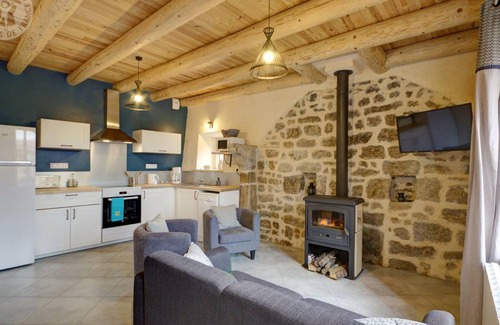 Saint-Hilaire-Cusson-la-Valmitte Cottage | Charming Cottage for 6, Nature & Comfort