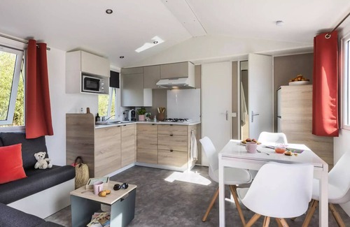 Saint-Martin-Lars-en-Sainte-Hermine House | Naturist campsite Le Colombier* - Mobile home Privilège Mourat 3 Rooms 4 People