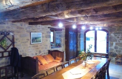 Saint-Symphorien-de-Thenieres House | Inn Saint-Symphorien-de-Thénières, 5 bedrooms, 12 people