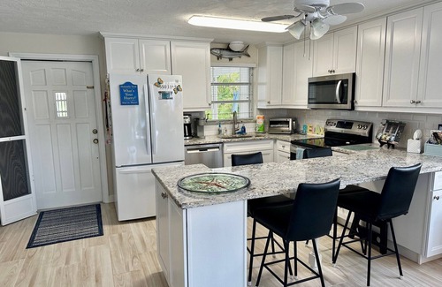 Key Colony Beach House | Fran's Place on the Water - Sept 27-Oct 4 and Oct 11-18 2025 Available