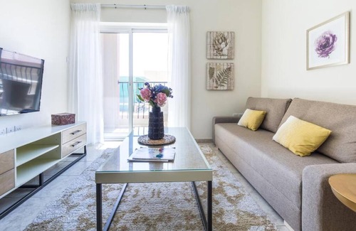 Jumeirah Village Apartment | Frank Porter - Imperial Residence