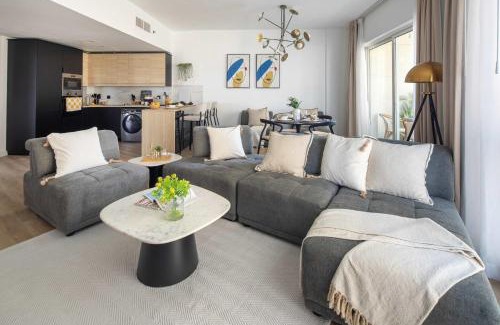 Dubai Production City Apartment | Frank Porter - Lago Vista Tower A