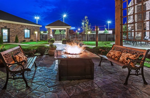 Amarillo Apartment | Free Breakfast Buffet. Pool & Hot Tub Access. Flatscreen TV.