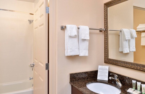 Chesapeake Condo | Free Breakfast. Indoor Pool & Hot Tub. Close to the Virginia Beach business district!