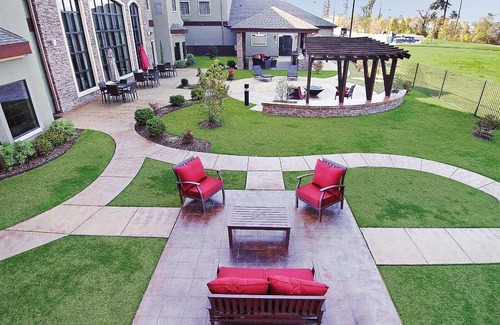 Longview Apartment | Free Breakfast. Indoor Pool & Hot Tub. Only 15 Min from Convention Center.