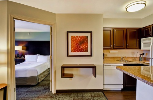 Madison Condo | Free Breakfast. Pool & Hot Tub. Near UW-Madison!