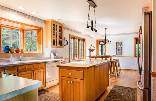 Pine River Cabin | Free nite w/wknd offseason;logcabin lake hottub kayak paddleboard pier fireplace