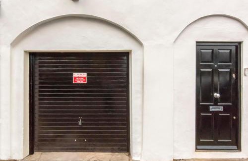 Clifton Apartment | Free parking! Very large 2 bedroom Clifton flat