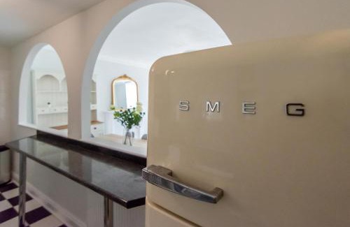 Clifton Apartment | Free parking! Very large 2 bedroom Clifton flat
