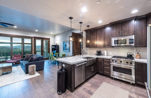 Park City Condo | FREE Ski Rental! Quiet Retreat at Canyons with Two Private Suites | Hot Tub | Free On Call Shuttle