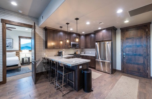 Park City Condo | FREE Ski Rental! Quiet Retreat at Canyons with Two Private Suites | Hot Tub | Free On Call Shuttle