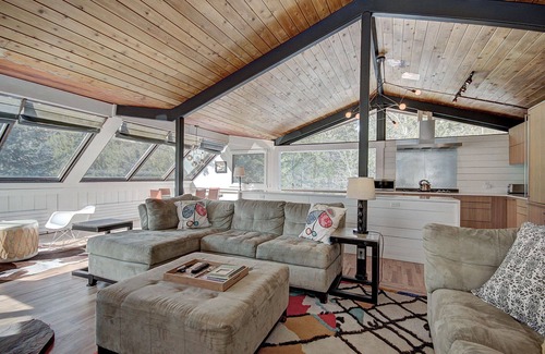 Breckenridge Heights House | Free SkyCard Activities - Updated Kitchen, 3 Mins to Downtown - Elk Horn Cabin