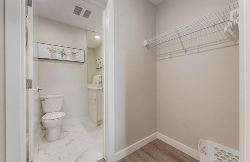 Shaganappi Apartment | Free Underground Parking, Pet Friendly Apartment